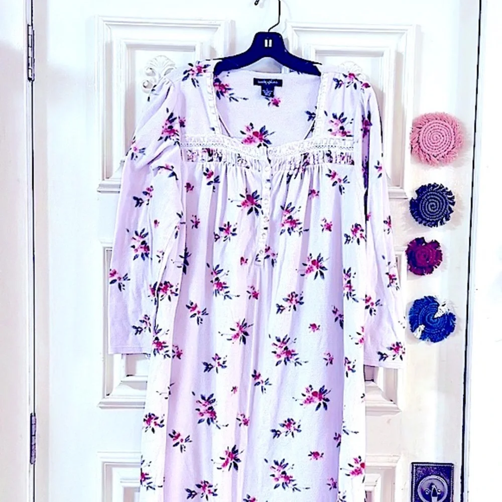 Vintage:Cozy Sweet Pink Floral Print Long Sleeve Nightgown By “Earth Angel’s” LG